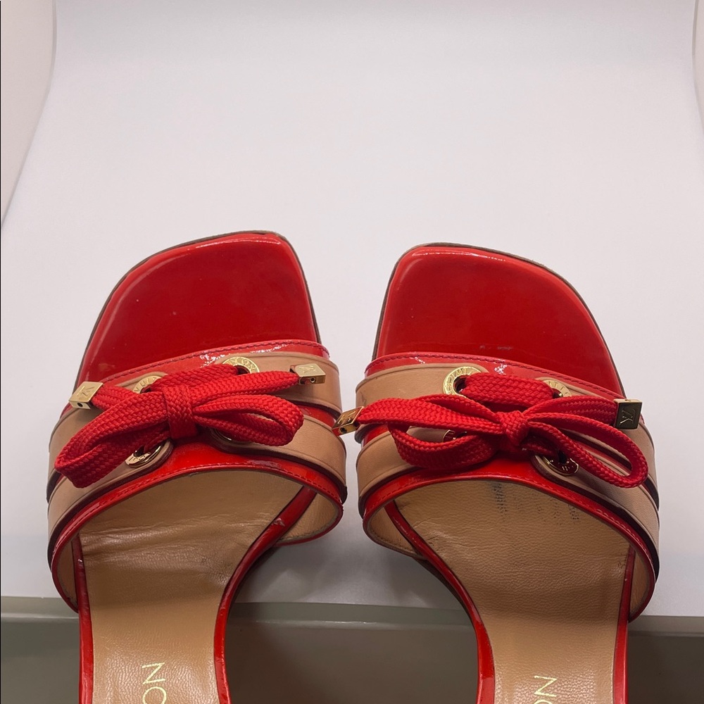 Louis Vuitton Red Patent Leather Heels with Bow gold LV original box & dust bag - Picture 16 of 17